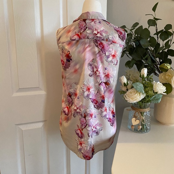 Calvin Klein sleeveless floral blouse, asymmetrical zip, size XS - Picture 6 of 8